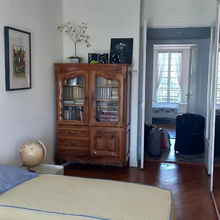 Spacious And Sunny Apartment